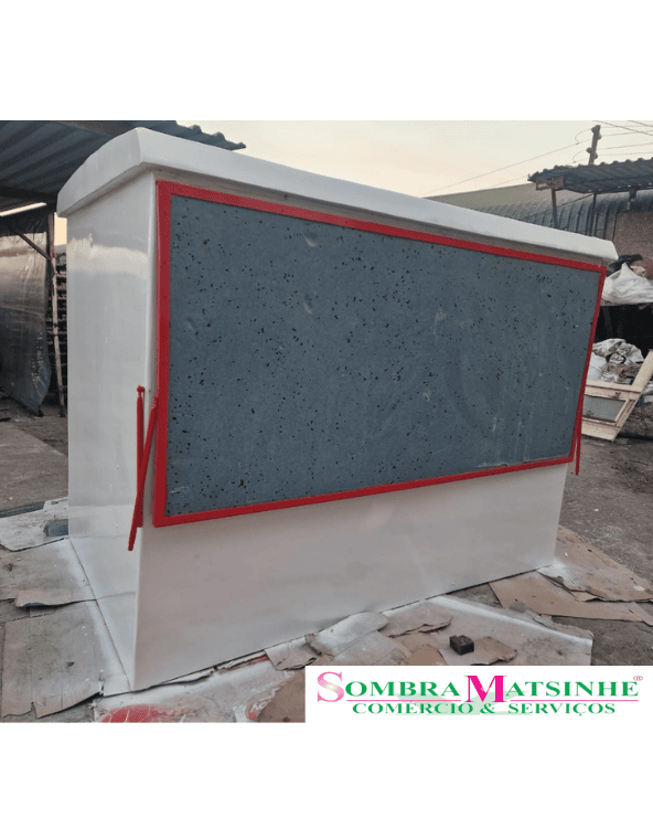 cabin from recycled plastic sheets